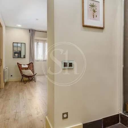 Spacious Near Passeig De Gracia