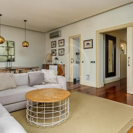 Spacious Near Passeig De Gracia